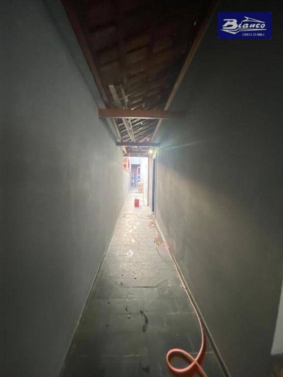 Sobrado à venda com 3 quartos, 180m² - Foto 35