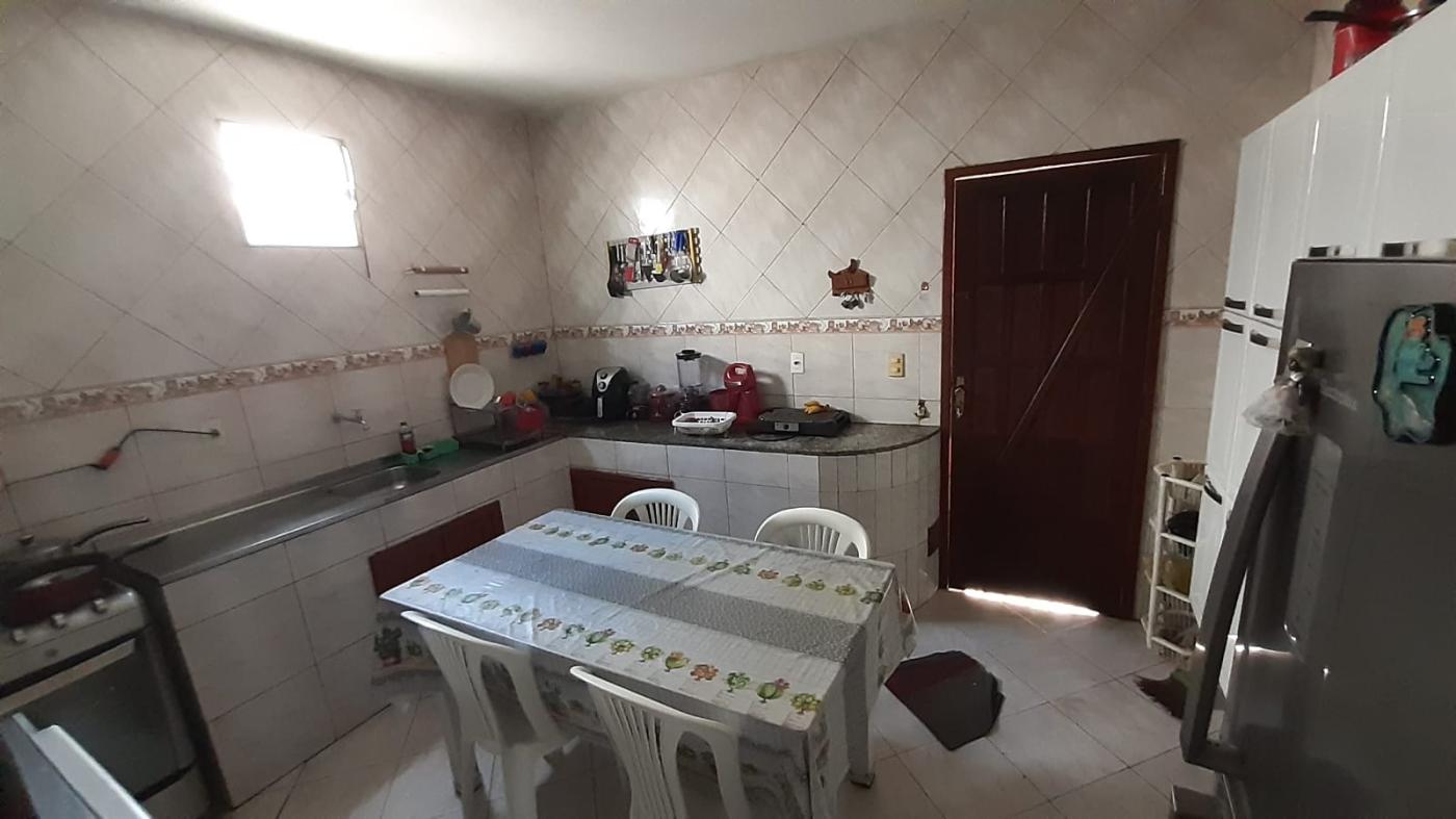 Casa à venda com 5 quartos, 270m² - Foto 8