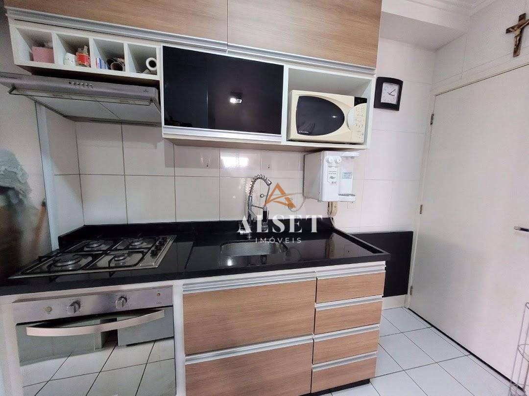 Apartamento à venda com 3 quartos, 83m² - Foto 10