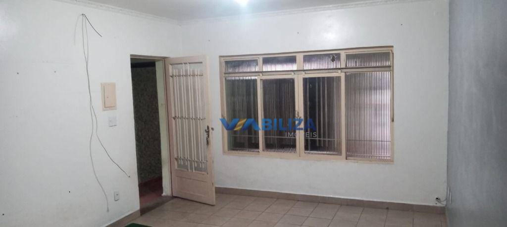 Sobrado à venda com 4 quartos, 160m² - Foto 2