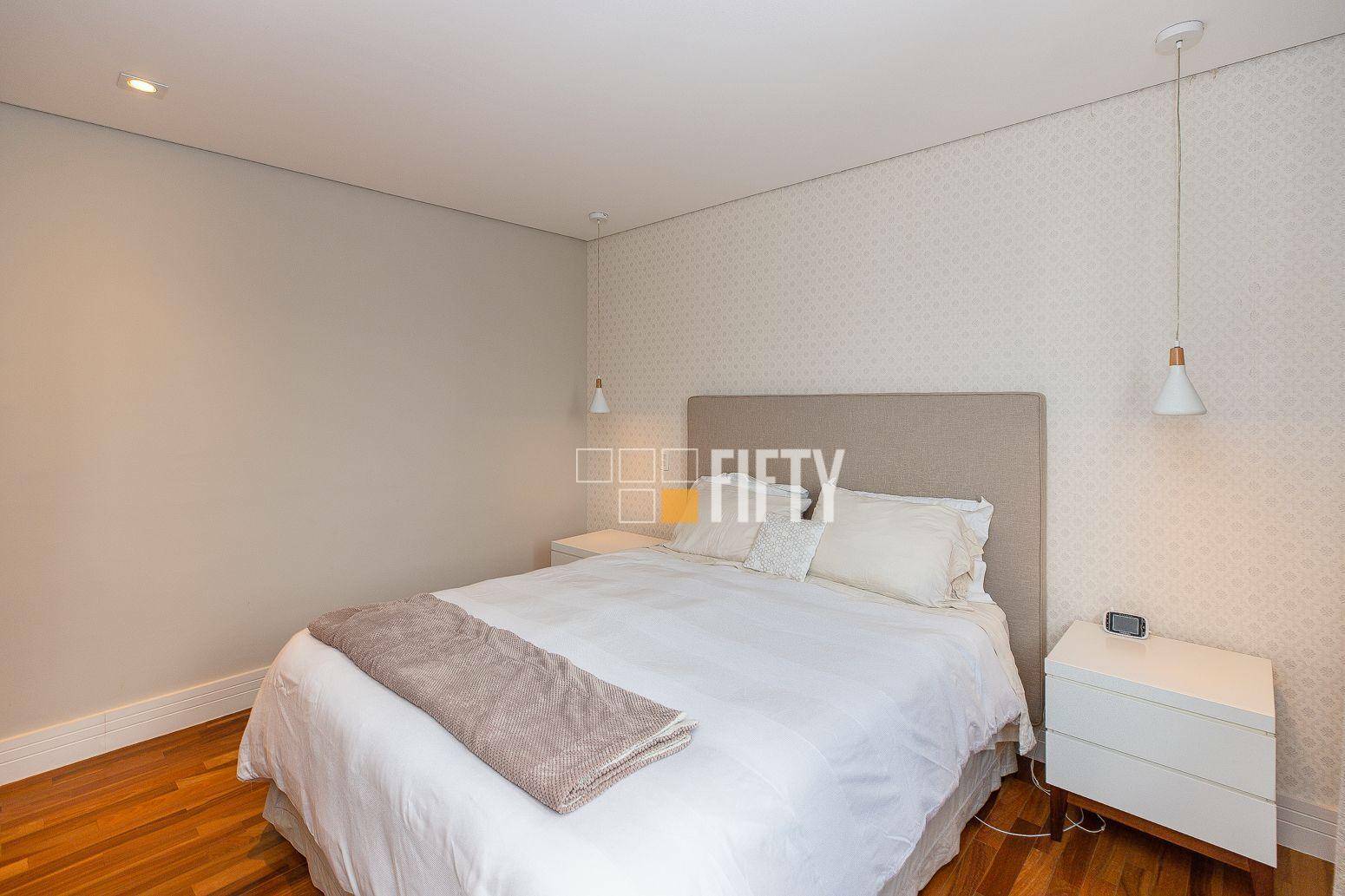 Apartamento para alugar com 4 quartos, 209m² - Foto 13