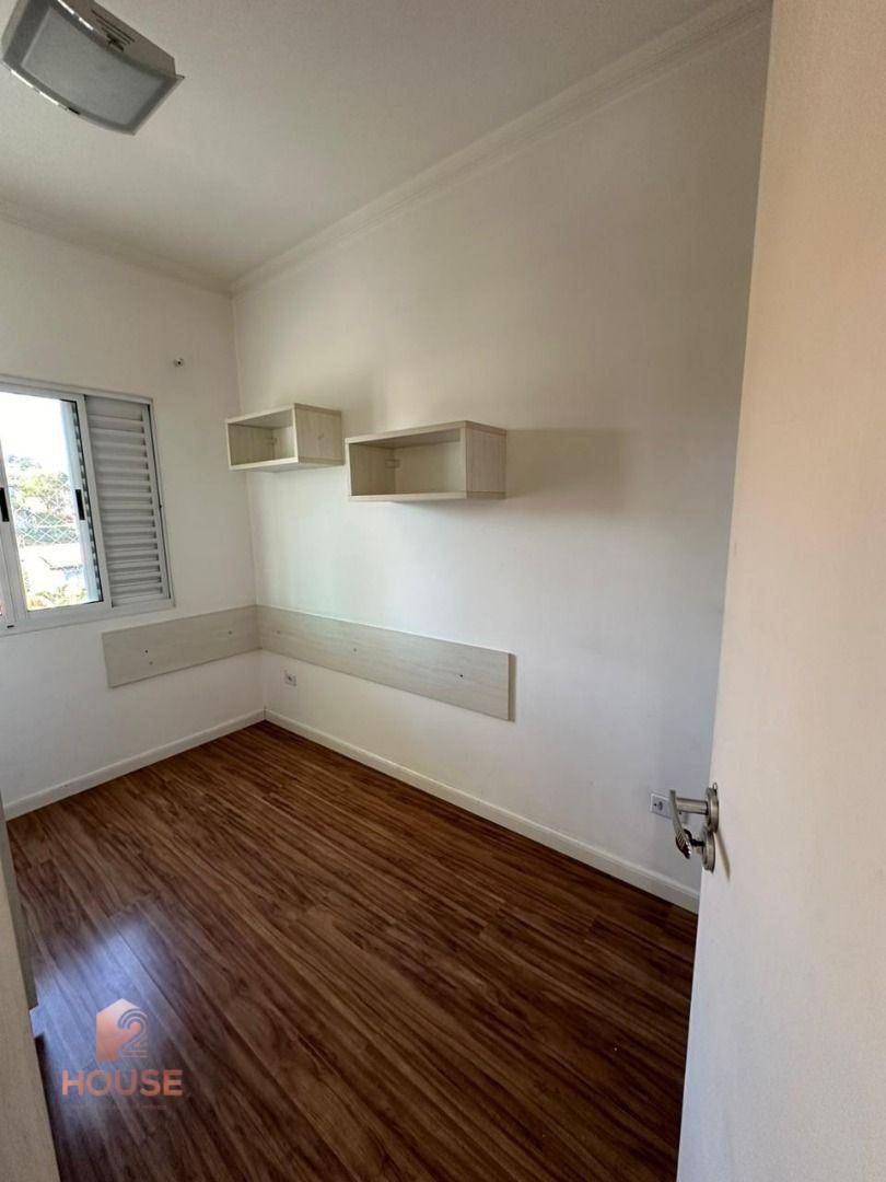 Casa para alugar com 2 quartos, 250m² - Foto 11