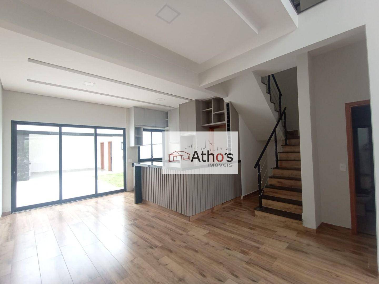 Sobrado à venda com 3 quartos, 172m² - Foto 1