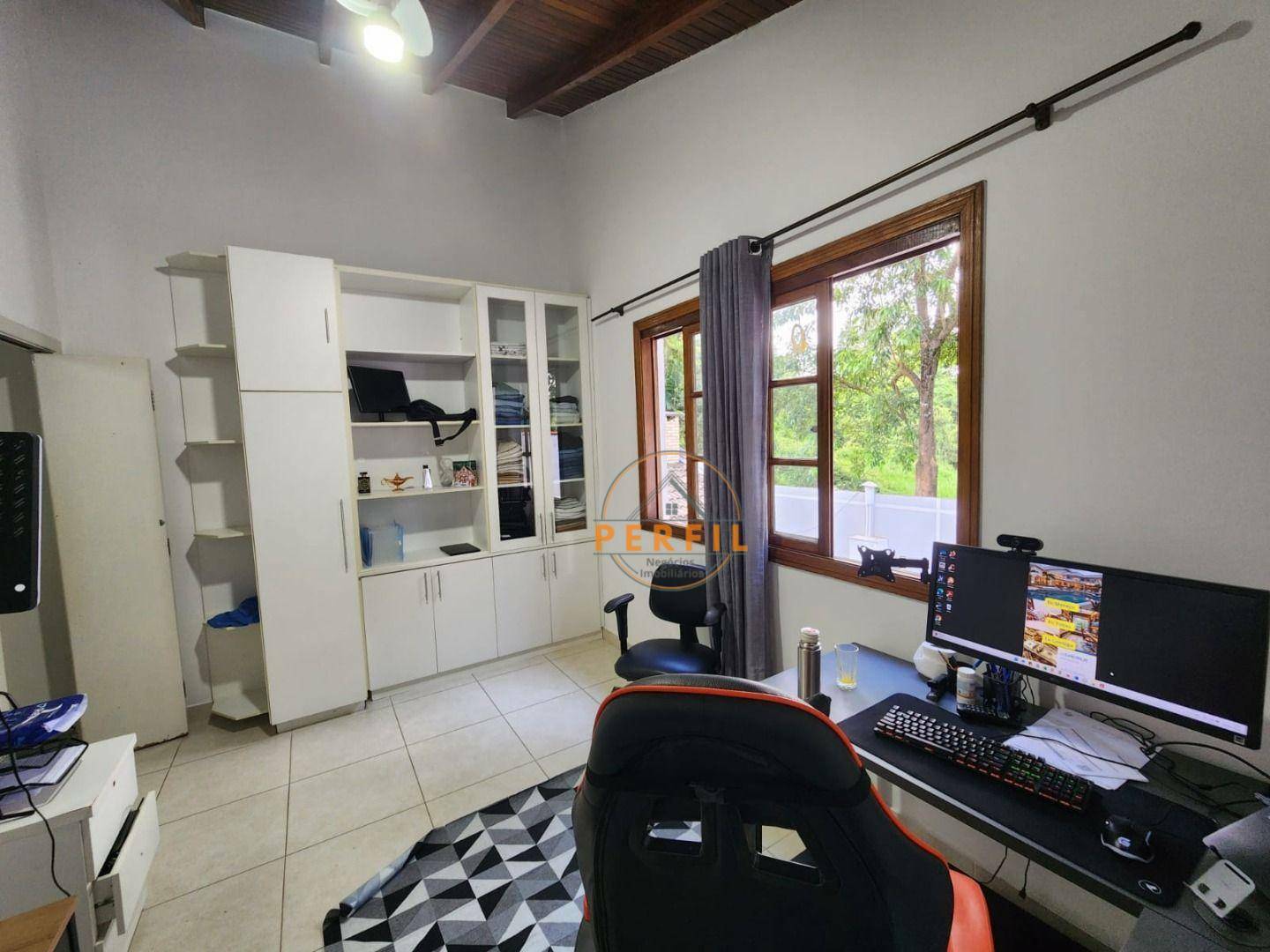 Casa de Condomínio à venda com 5 quartos, 238m² - Foto 18