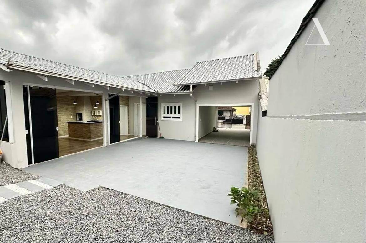 Casa à venda com 3 quartos, 120m² - Foto 2