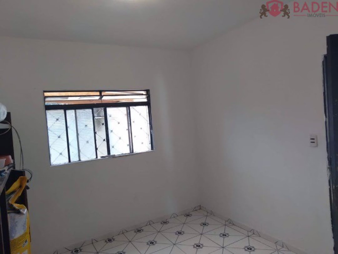 Casa à venda com 5 quartos, 120m² - Foto 2