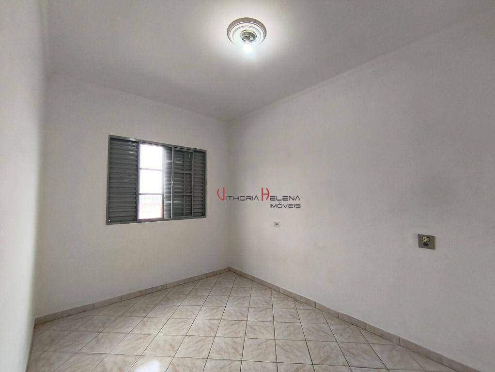 Casa para alugar com 3 quartos, 130m² - Foto 13