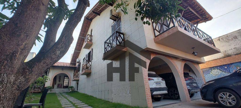 Casa à venda com 4 quartos, 246m² - Foto 1