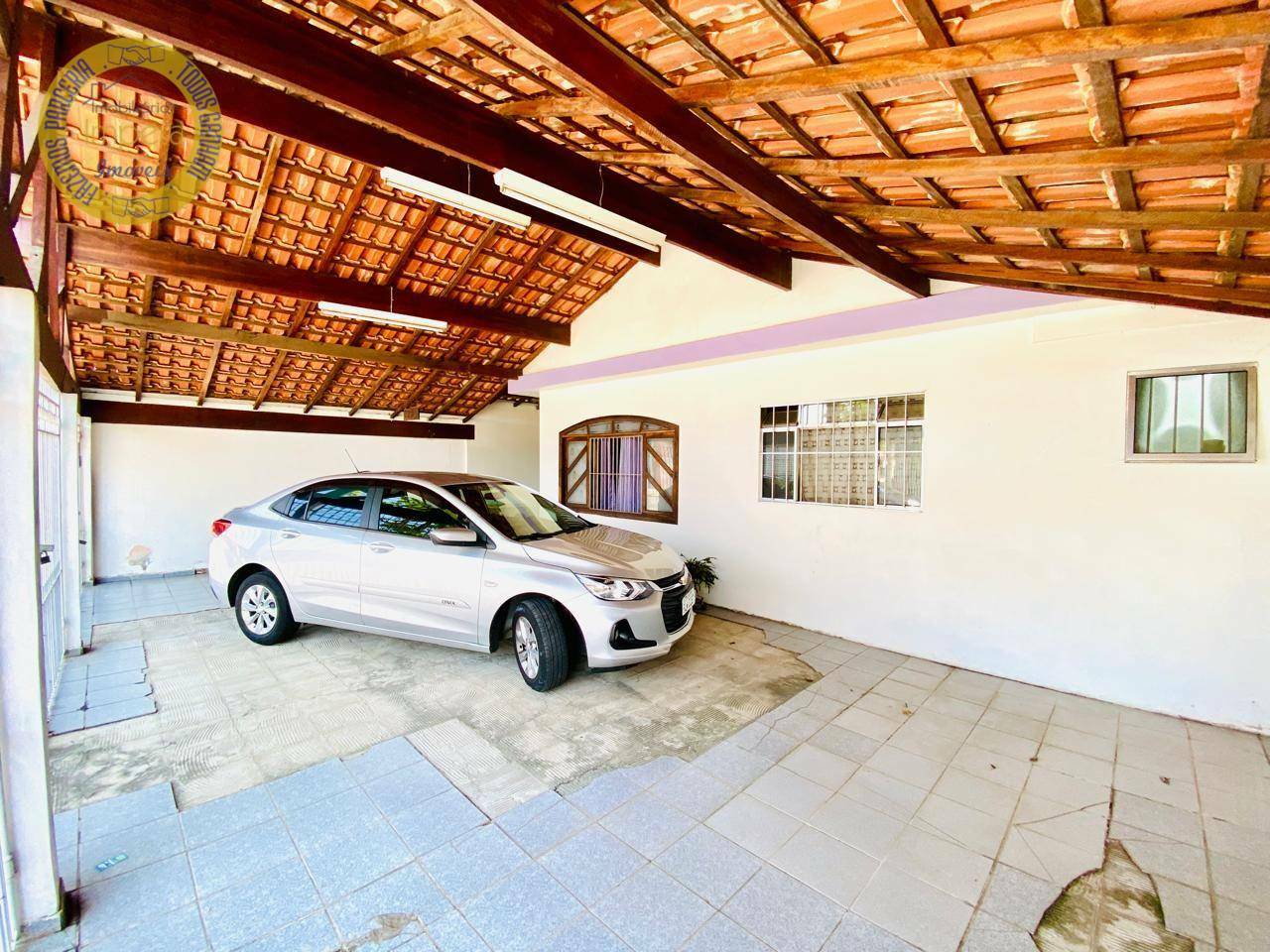 Casa à venda com 4 quartos, 123m² - Foto 1