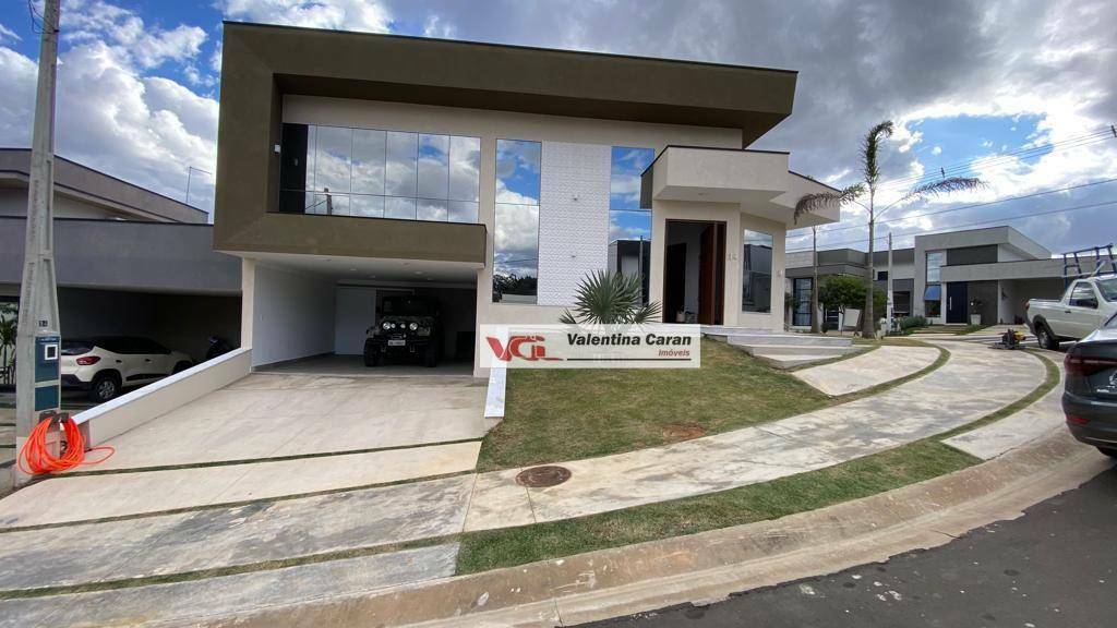 Casa de Condomínio à venda com 3 quartos, 221m² - Foto 2