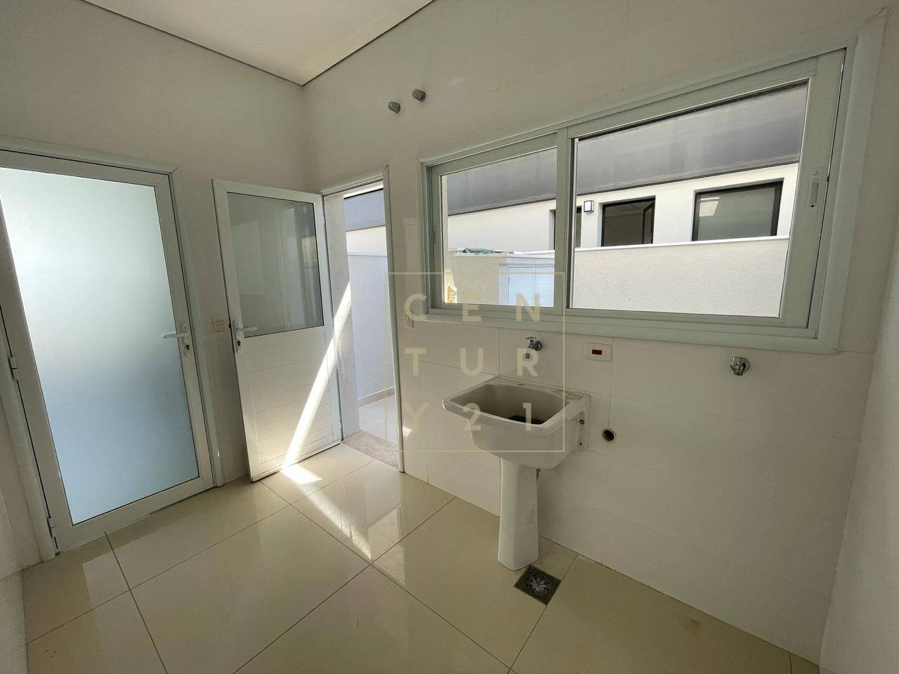 Casa de Condomínio à venda e aluguel com 3 quartos, 226m² - Foto 10
