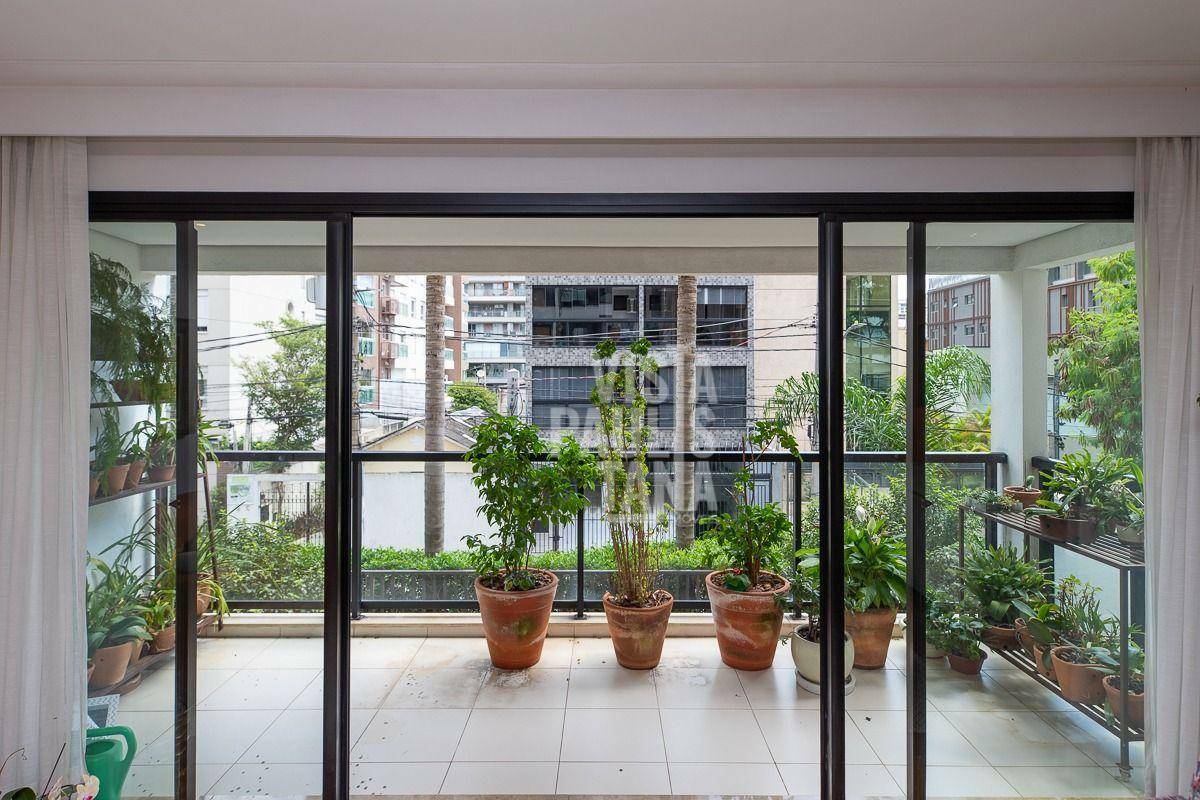 Apartamento à venda com 3 quartos, 161m² - Foto 12