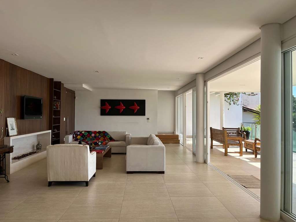 Casa de Condomínio para alugar com 4 quartos, 550m² - Foto 5