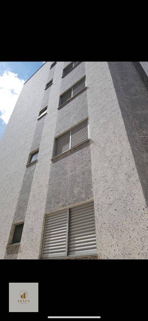 Apartamento à venda com 3 quartos, 84m² - Foto 1