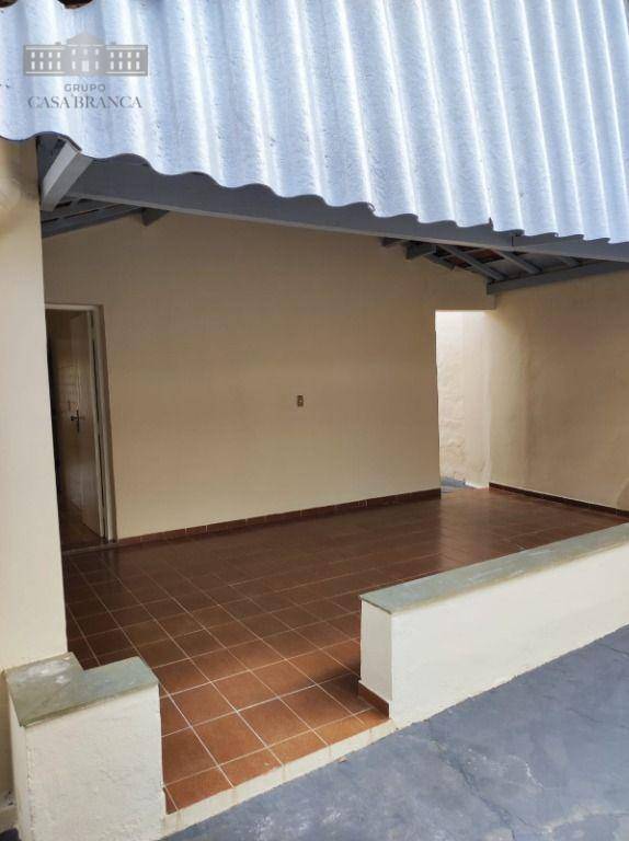 Casa à venda com 3 quartos, 157m² - Foto 2