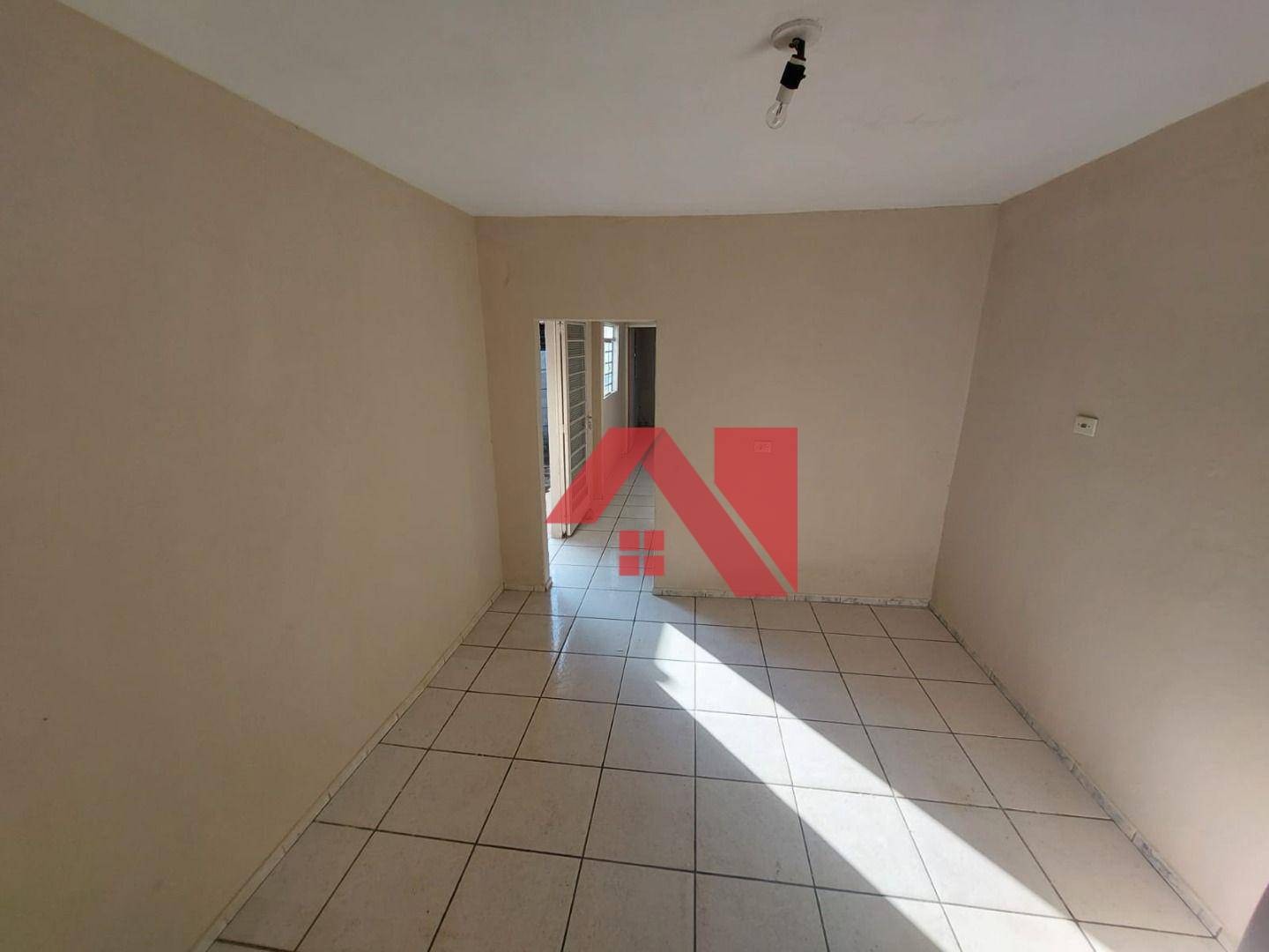 Casa para alugar com 1 quarto, 40m² - Foto 3