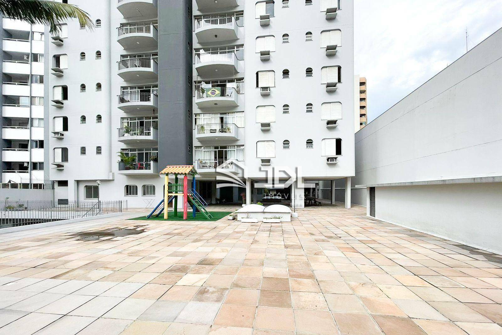 Cobertura à venda com 2 quartos, 221m² - Foto 2