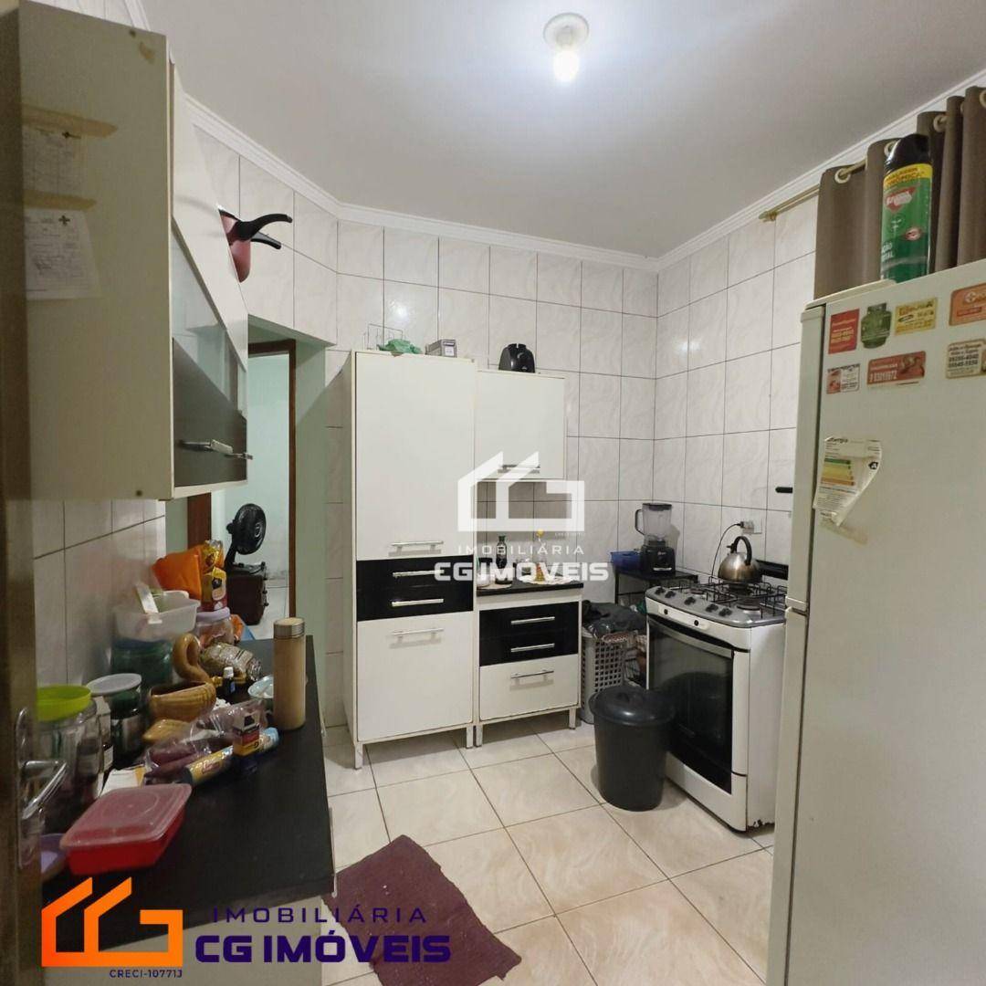 Casa à venda com 2 quartos, 90m² - Foto 5