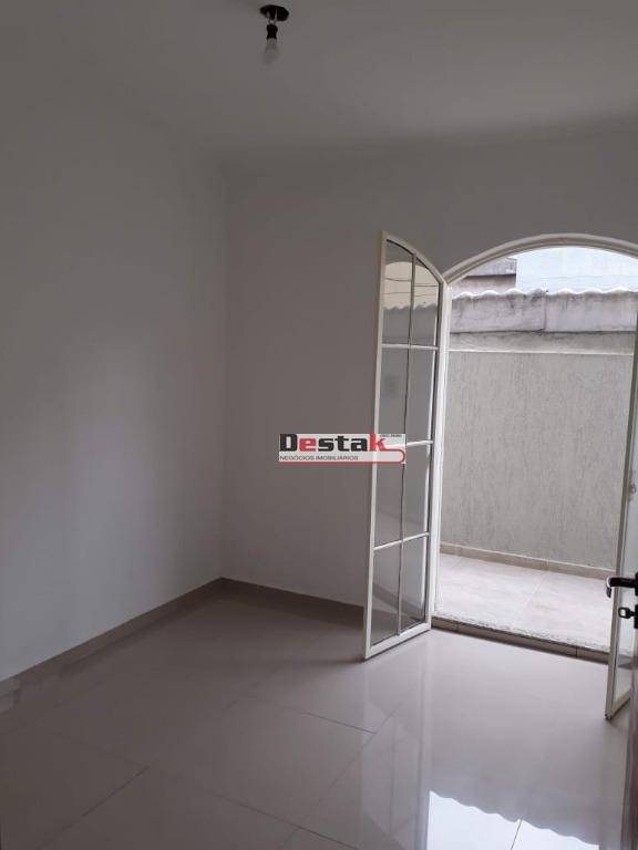 Sobrado à venda com 3 quartos, 115m² - Foto 1