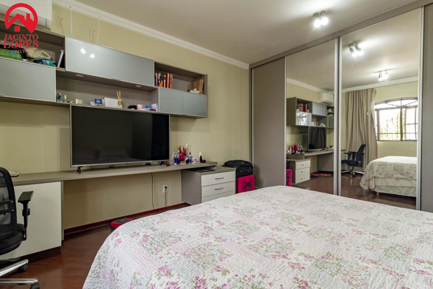 Casa à venda com 6 quartos, 450m² - Foto 34