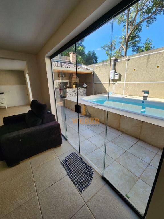 Sobrado à venda com 6 quartos, 240m² - Foto 11