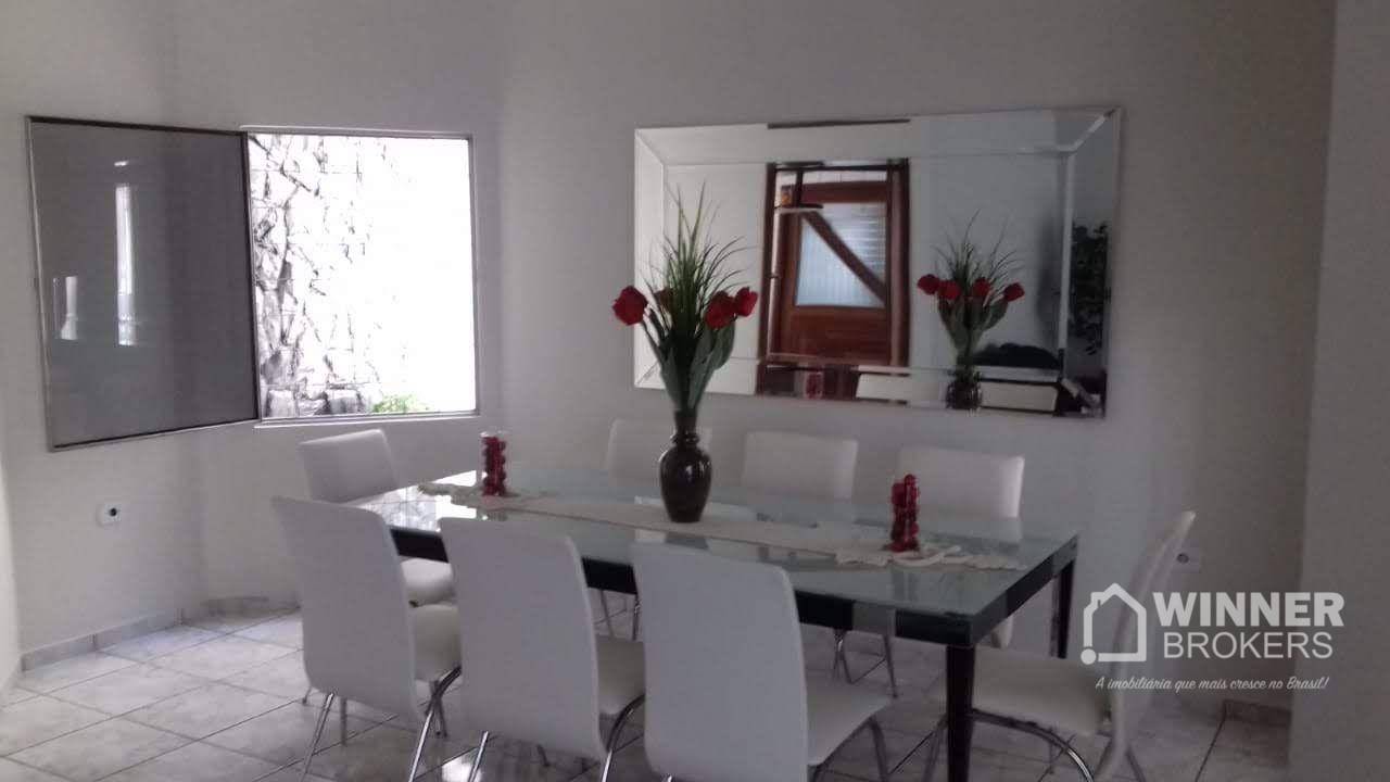 Casa à venda com 3 quartos, 220m² - Foto 3