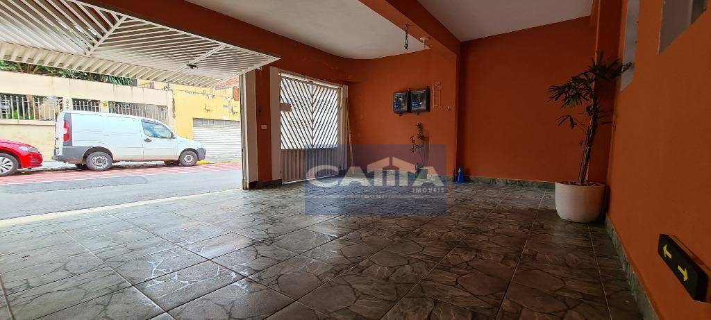 Sobrado à venda com 4 quartos, 200m² - Foto 4