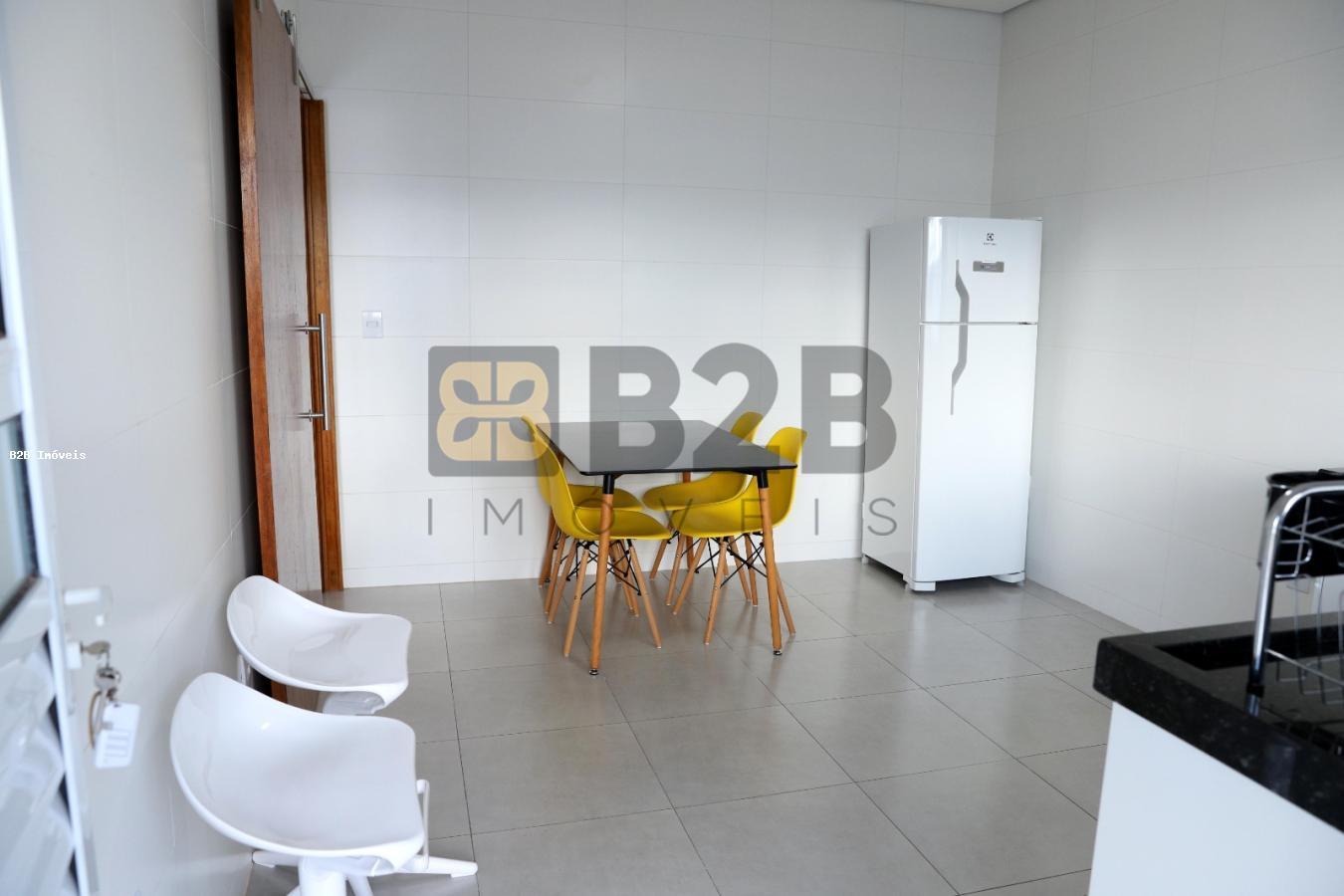 Casa à venda com 1 quarto, 70m² - Foto 2