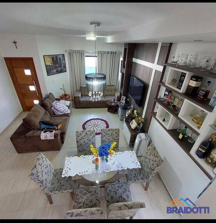 Casa à venda com 3 quartos, 202m² - Foto 1