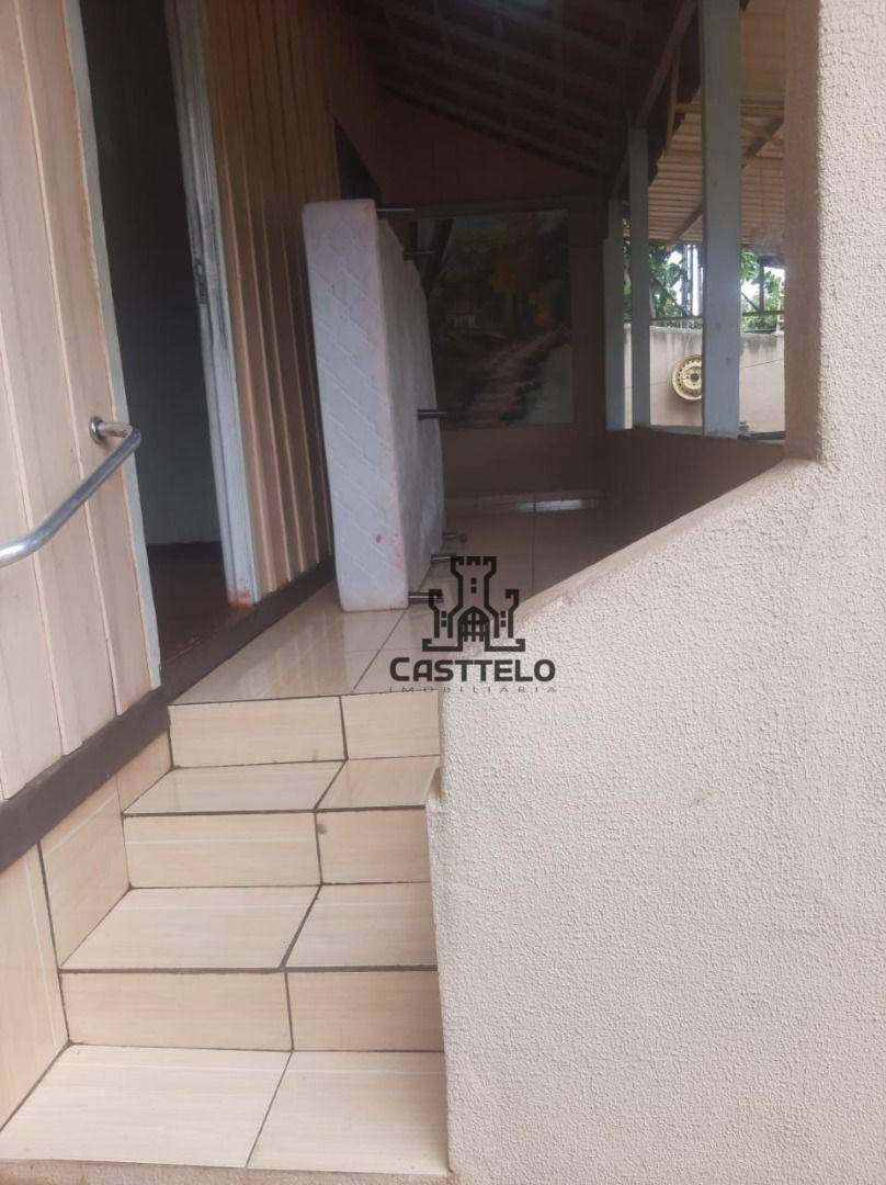 Casa à venda com 4 quartos, 150m² - Foto 2