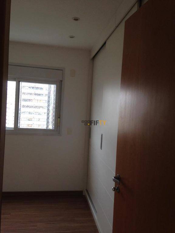 Apartamento para alugar com 3 quartos, 93m² - Foto 17