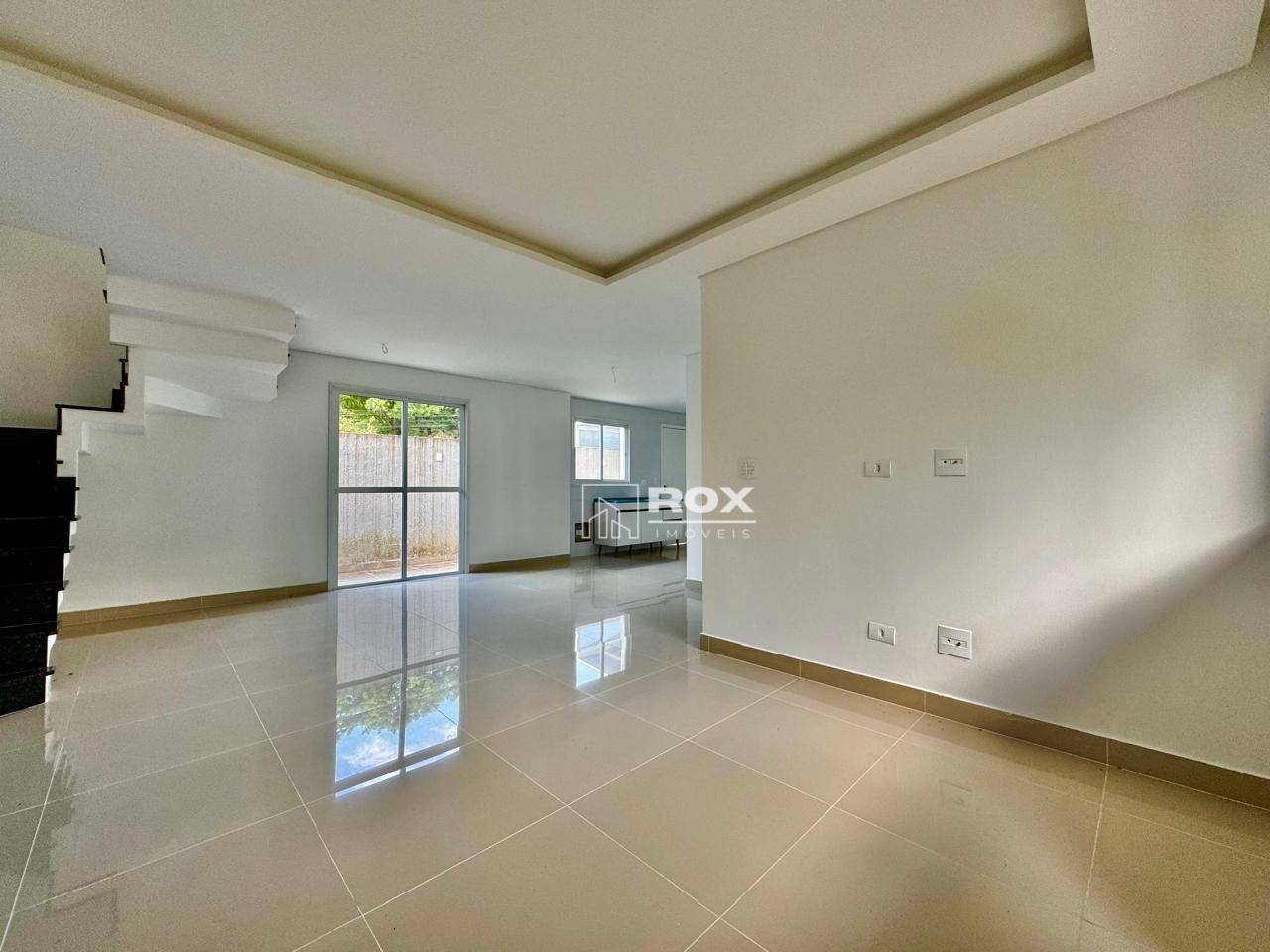 Sobrado à venda e aluguel com 3 quartos, 114m² - Foto 2