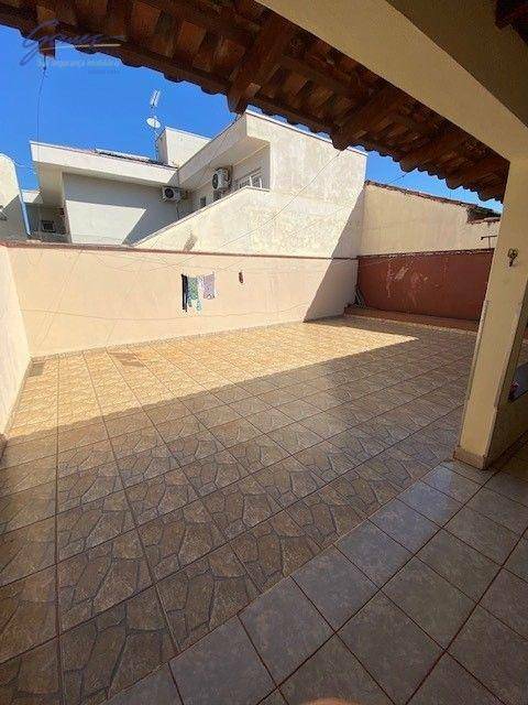 Casa à venda com 3 quartos, 220m² - Foto 14