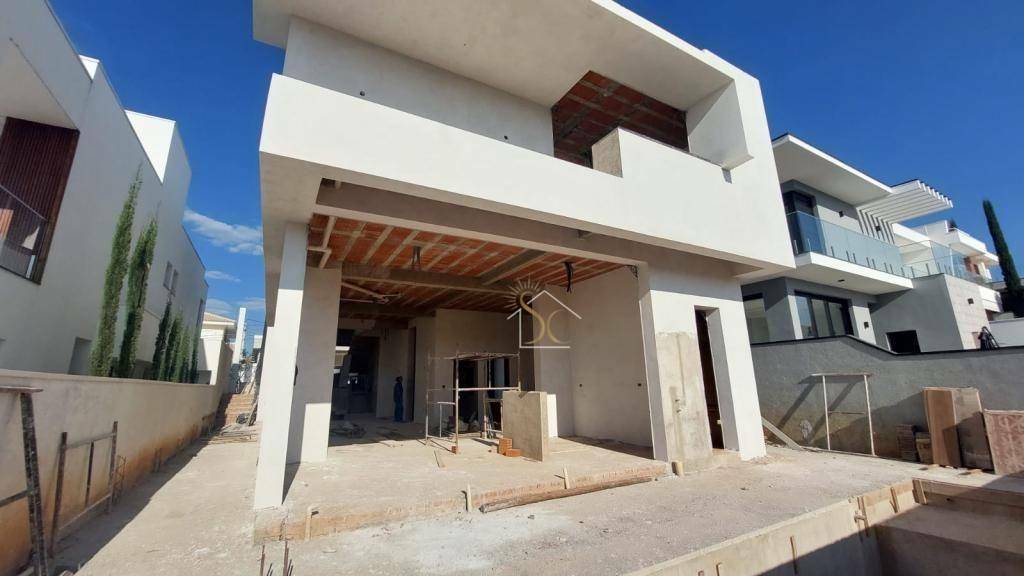 Casa de Condomínio à venda com 3 quartos, 340m² - Foto 1