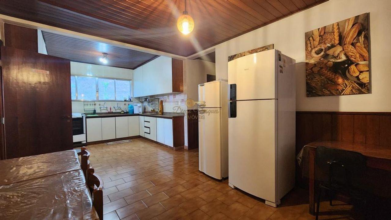 Casa à venda com 9 quartos, 415m² - Foto 15