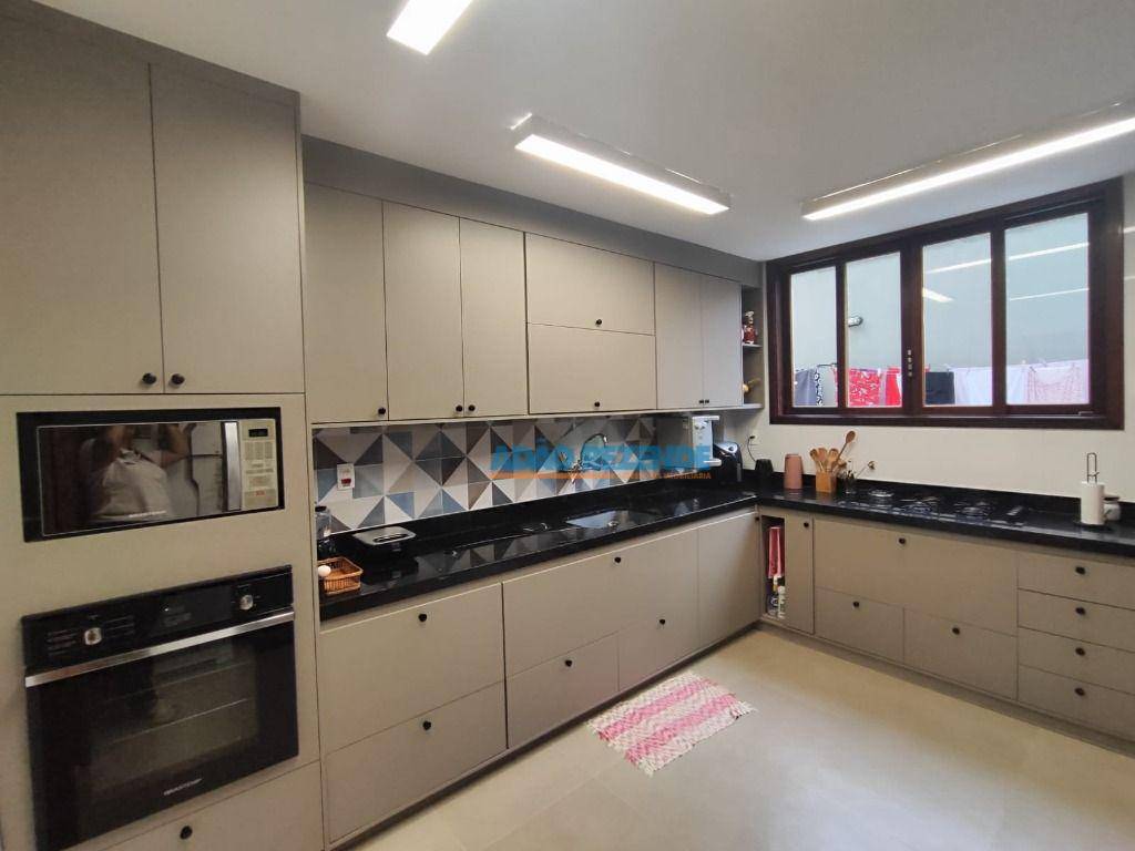 Casa à venda com 7 quartos, 281m² - Foto 25