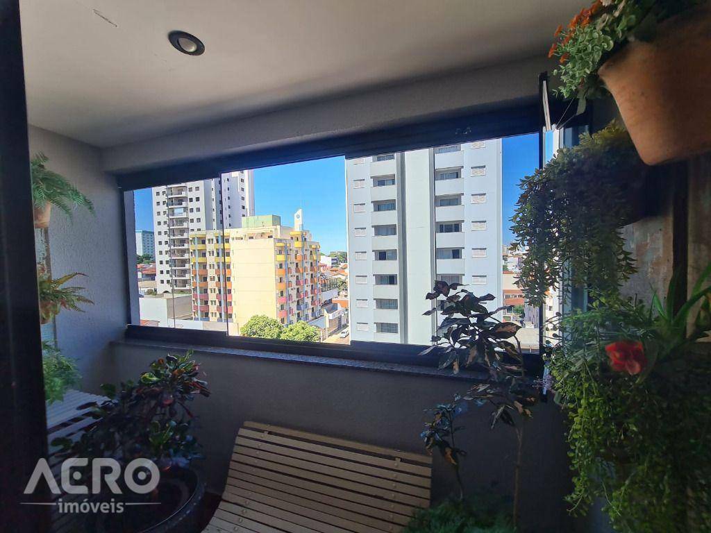 Apartamento à venda com 3 quartos, 107m² - Foto 1