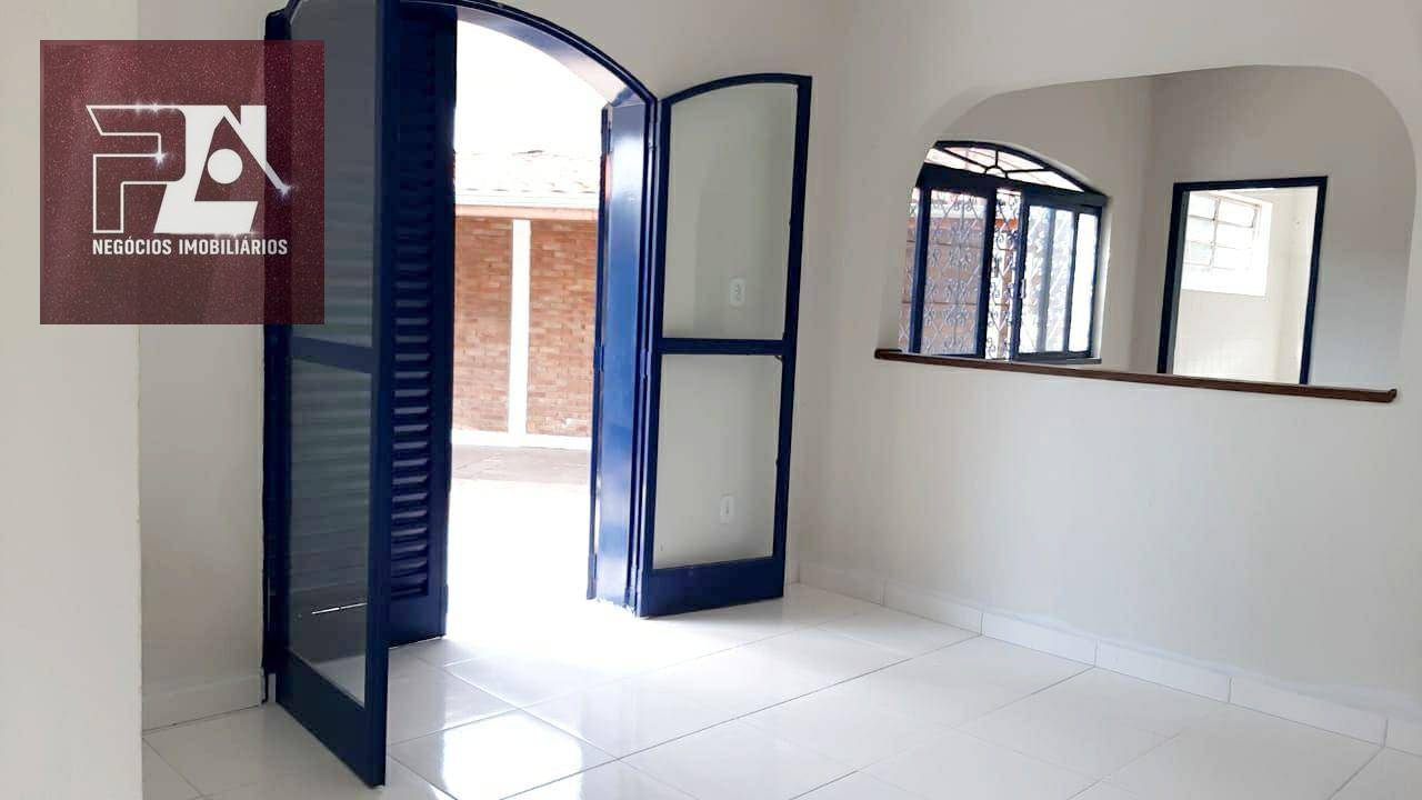 Casa à venda com 3 quartos, 199m² - Foto 5