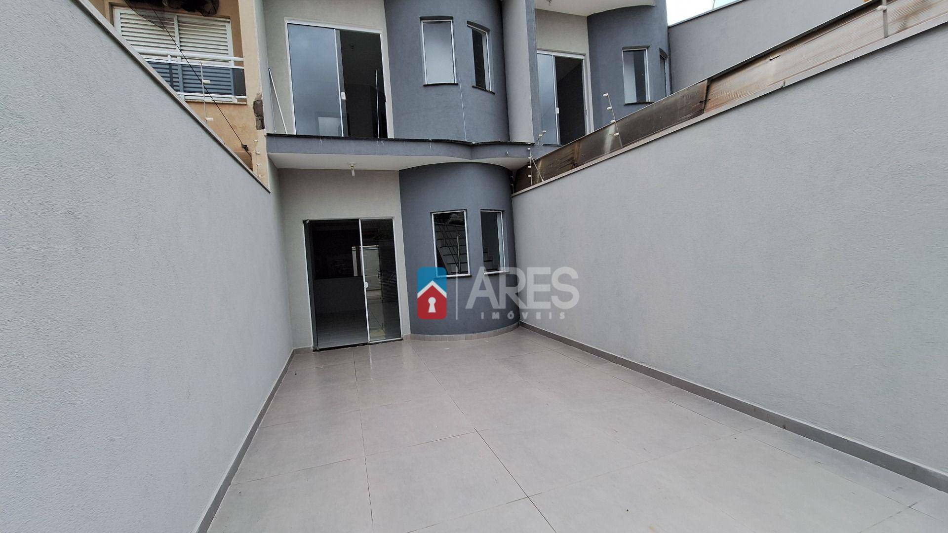 Casa à venda com 3 quartos, 99m² - Foto 2