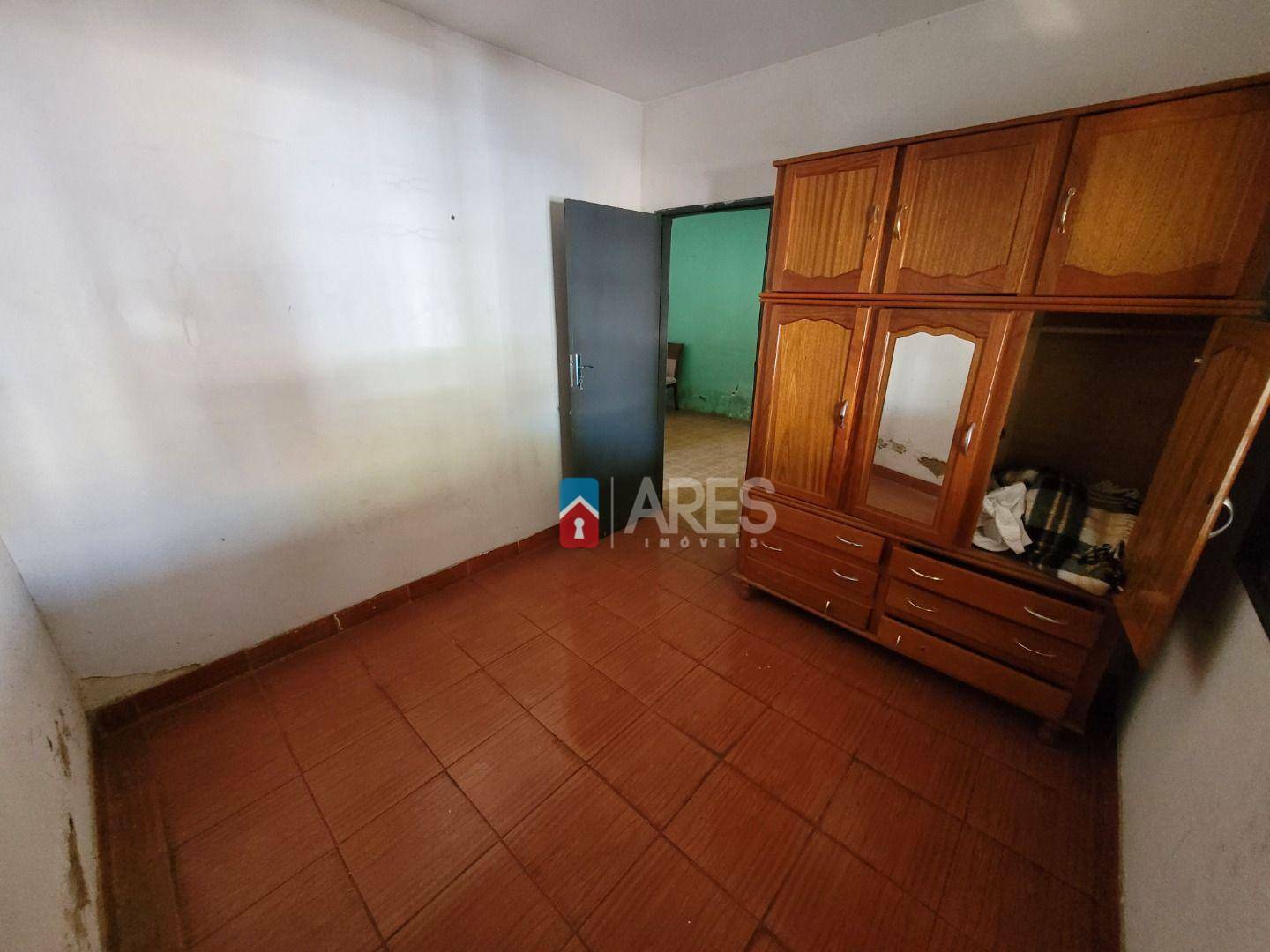 Casa à venda com 2 quartos, 100m² - Foto 4