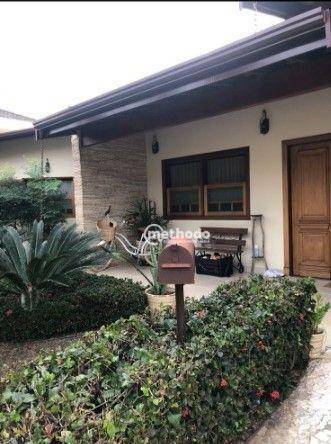 Casa de Condomínio à venda com 4 quartos, 281m² - Foto 1