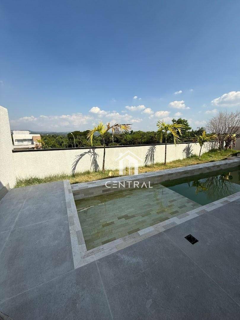 Casa de Condomínio à venda com 4 quartos, 237m² - Foto 3