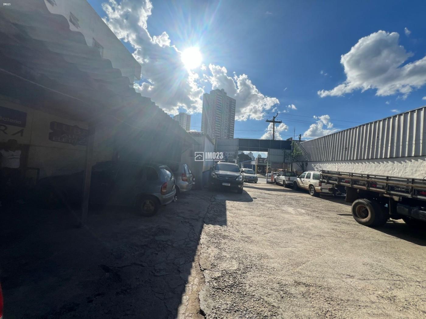 Prédio Inteiro - Foto 1