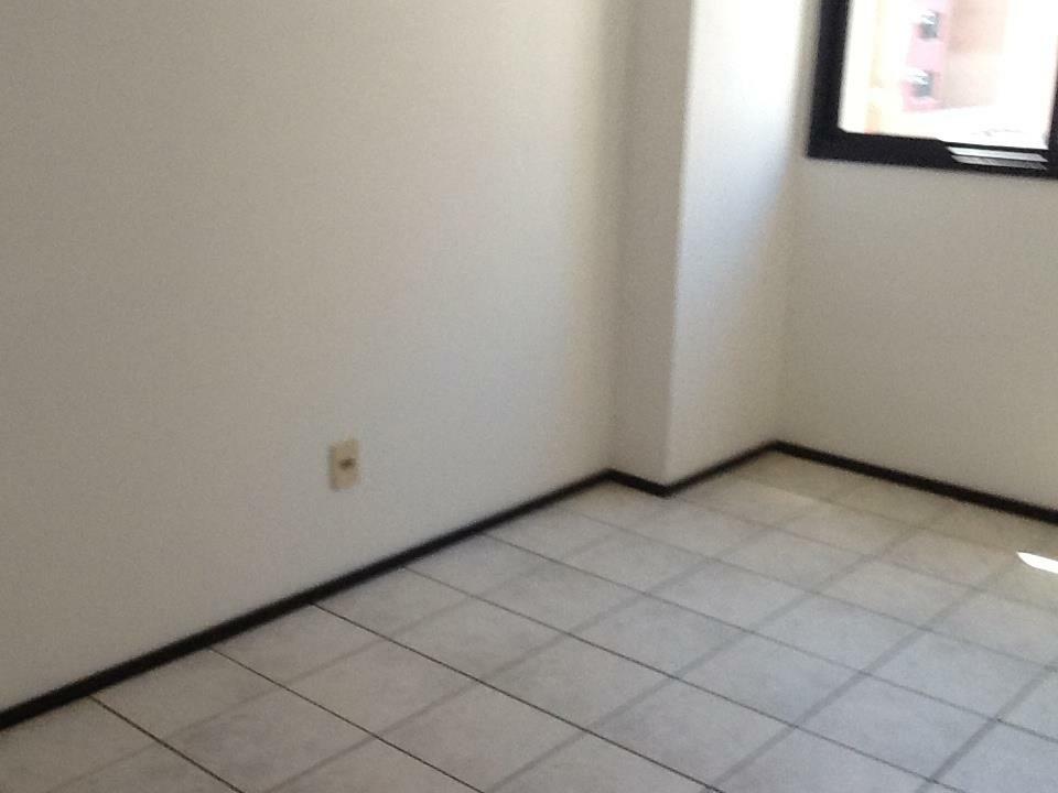 Apartamento à venda com 2 quartos, 62m² - Foto 11