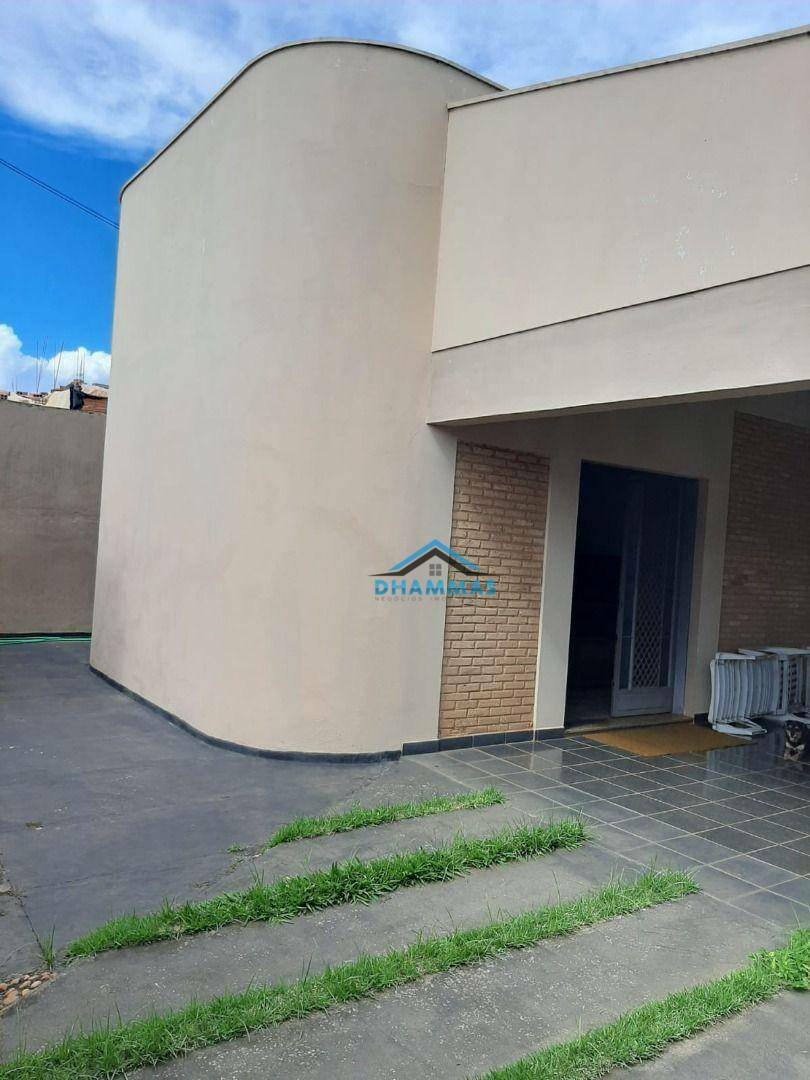 Casa à venda com 4 quartos, 248m² - Foto 3