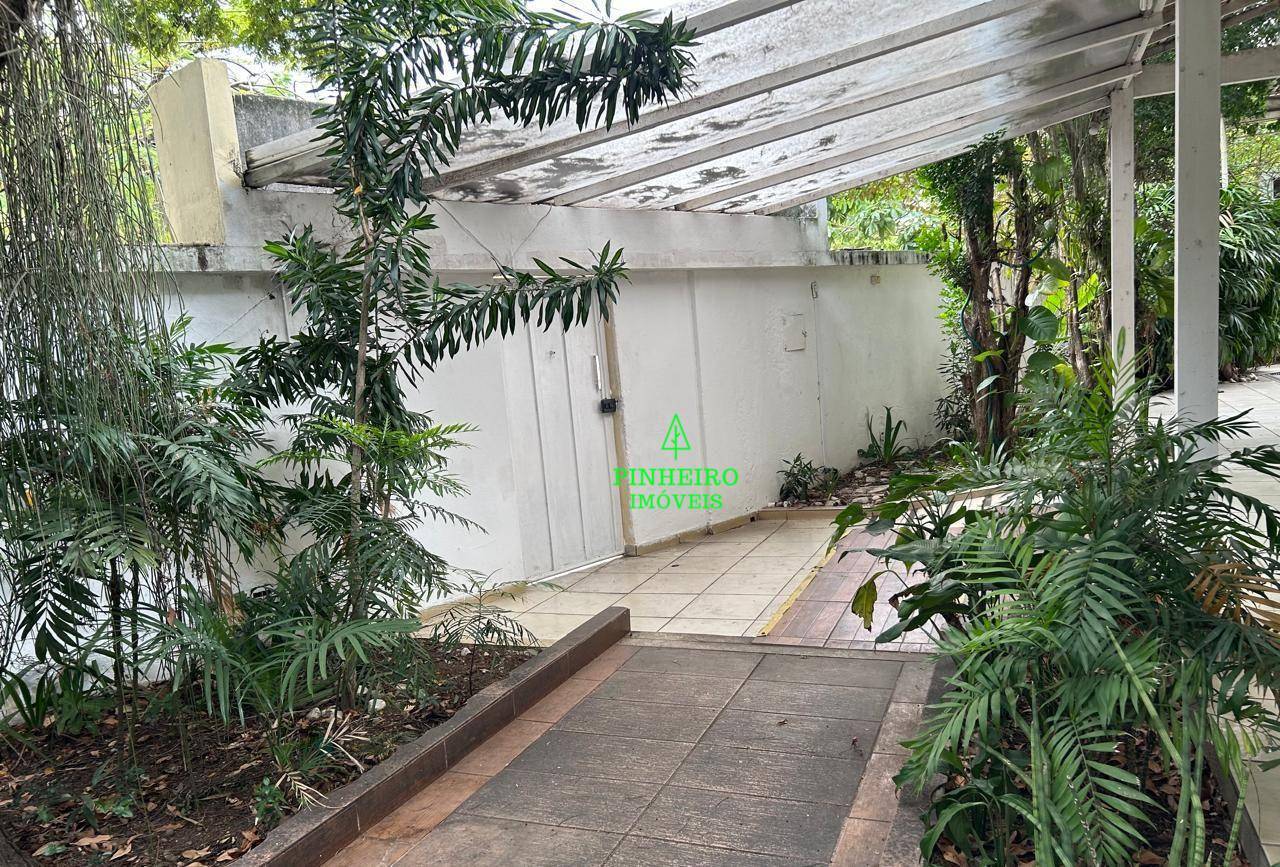 Casa à venda e aluguel com 2 quartos, 250m² - Foto 3