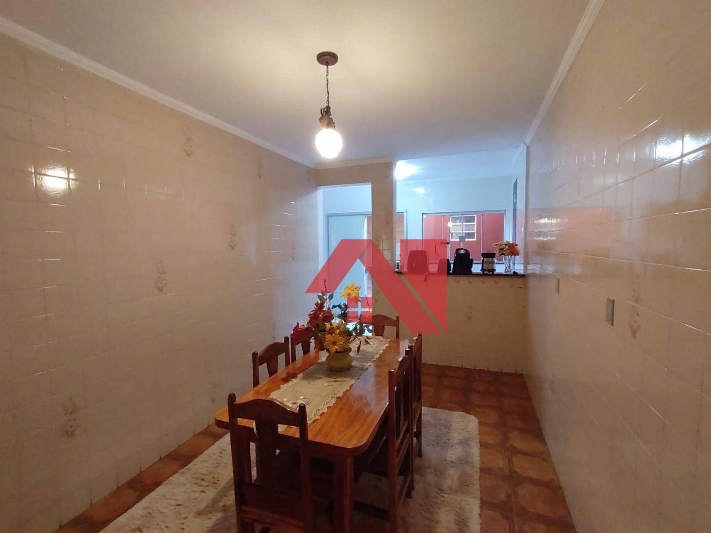 Casa à venda com 2 quartos, 250m² - Foto 2