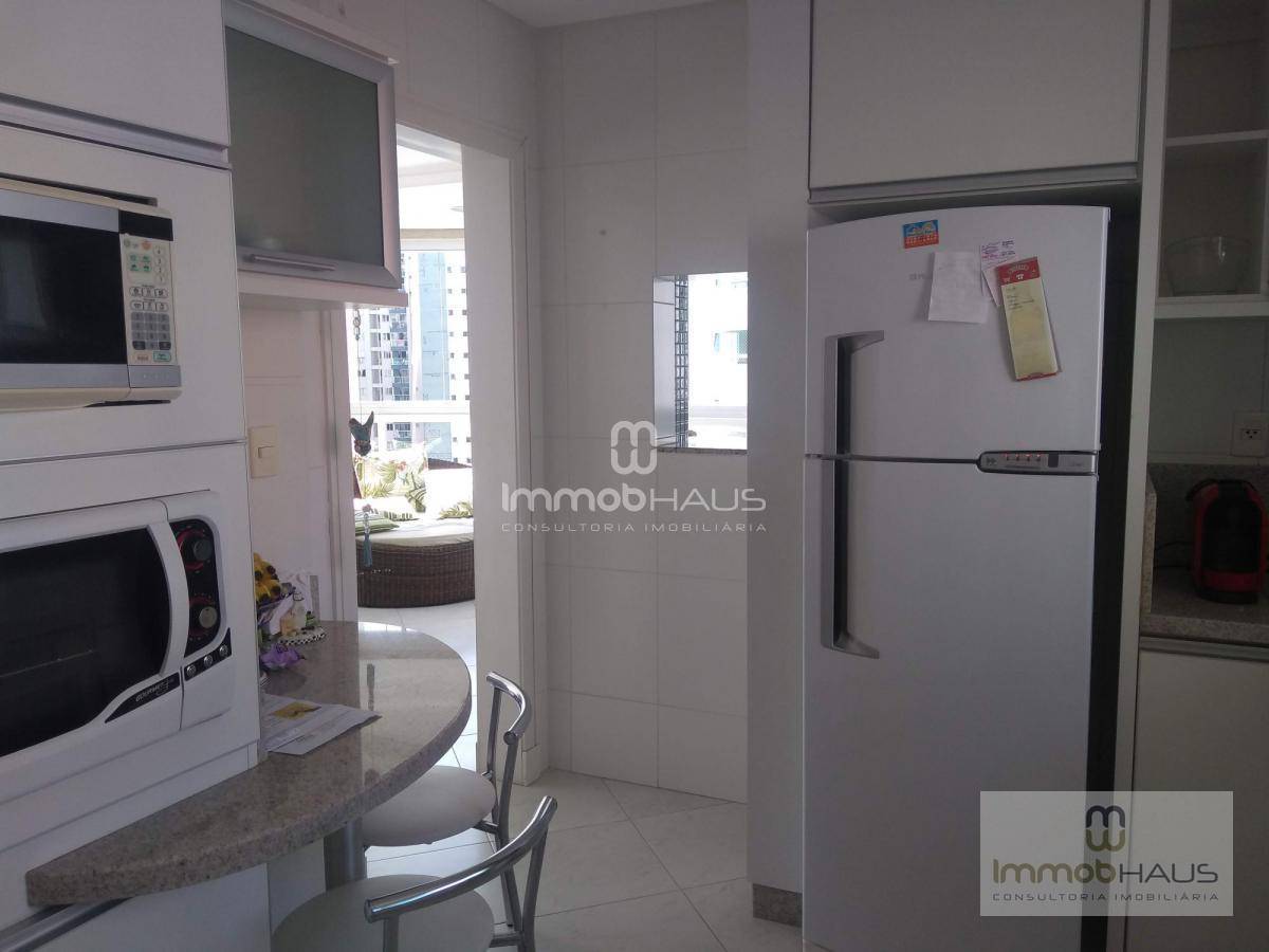 Apartamento à venda com 3 quartos, 186m² - Foto 19