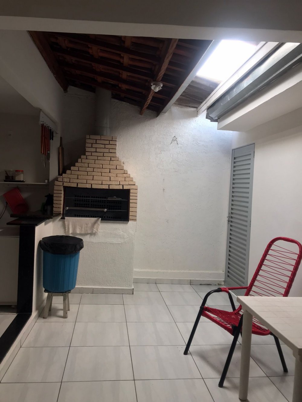 Casa à venda com 3 quartos, 136m² - Foto 2