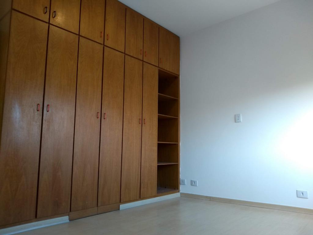 Apartamento para alugar com 2 quartos, 90m² - Foto 12